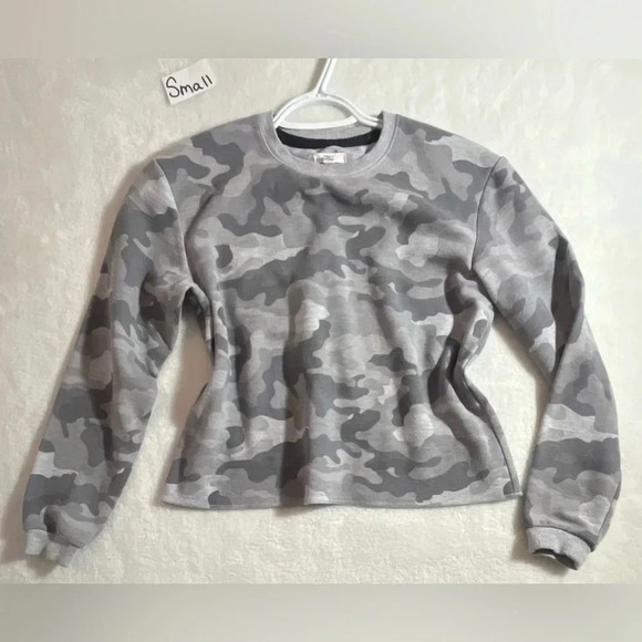 Crewneck - Picture 5 of 7